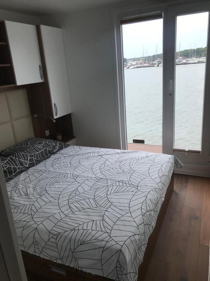 Floating House Varoni พูลา ภายนอก รูปภาพ